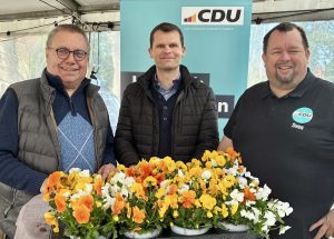 Früh raus für gute Gespräche und kleine Geschenke – Osteraktion in Steimbke